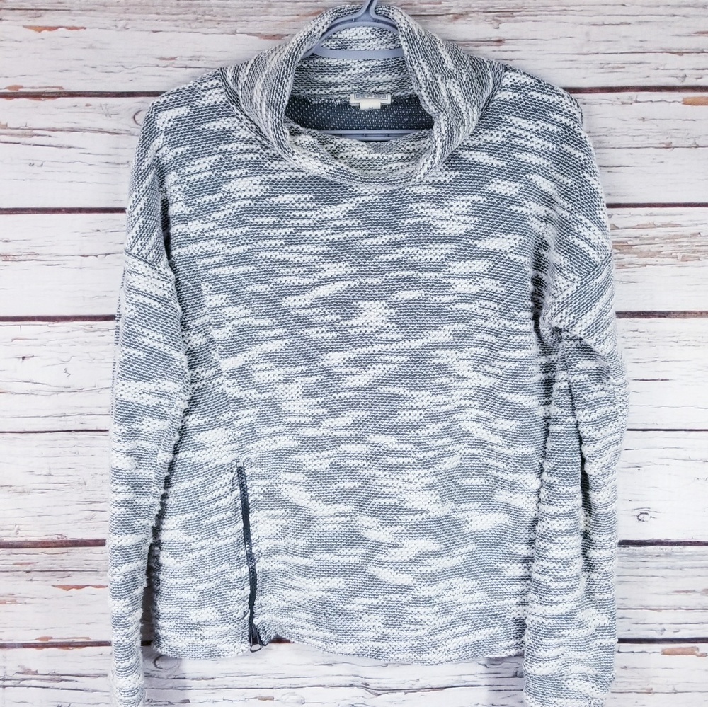Converse Gray and White Sweater, Medium